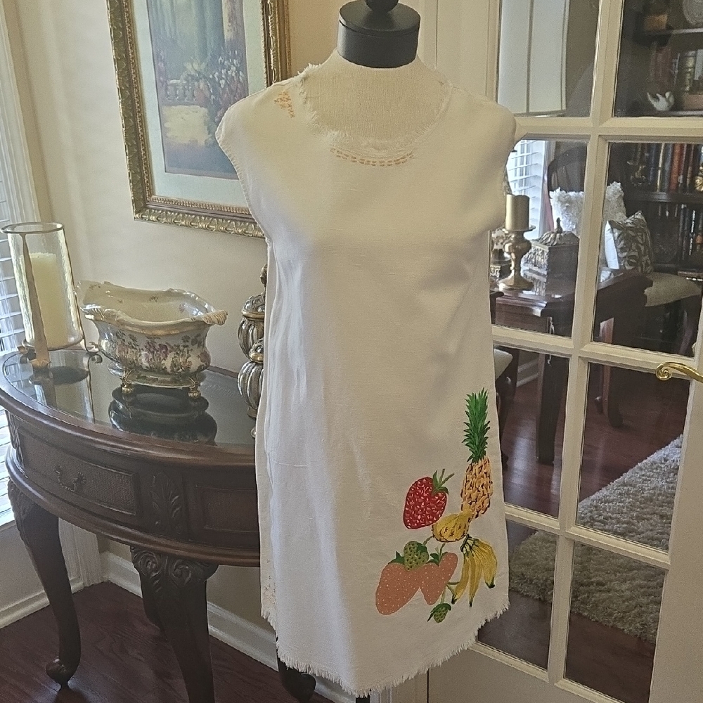 ANTHROPOLOGIE HOLDING HORSES White  Dress Embroidr Fruit Fringe Neck Hem XS EUC
